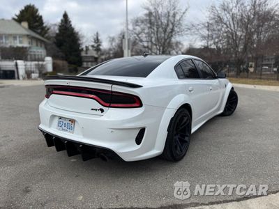 Czwarte zdjęcie samochodu z boku: 2023 DODGE CHARGER SRT HELLCAT VIN:2C3CDXL93PH624955 - miniatura