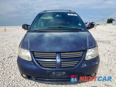 Piąte zdjęcie samochodu w środku: 2005 DODGE GRAND CARAVAN SXT VIN:2D4GP44L45R103623 - miniatura