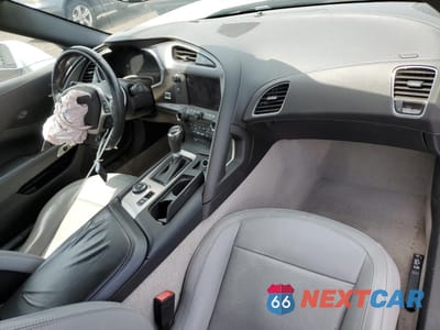 Zdjęcie 8 z 13 samochodu: 2017 CHEVROLET CORVETTE STINGRAY 1LT VIN:1G1YB3D73H5112076 - miniatura