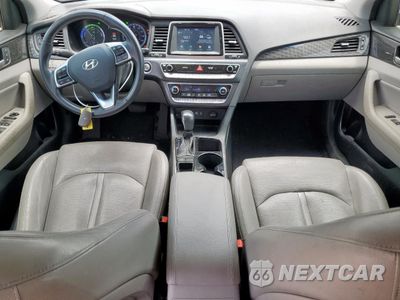 Zdjęcie 8 z 13 samochodu: 2019 HYUNDAI SONATA HYBRID VIN:KMHE34L31KA085000 - miniatura