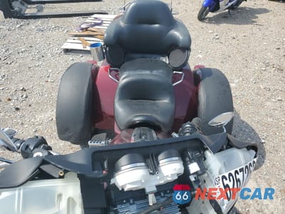 Piąte zdjęcie samochodu w środku: 2016 HARLEY-DAVIDSON FLHTCUTG TRI GLIDE ULTRA VIN:1HD1MAL17GB857982 - miniatura