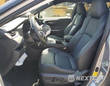 Zdjęcie 7 z 13 samochodu: 2022 TOYOTA RAV4 HYBRI VIN:JTME6RFV5ND521839 - miniatura