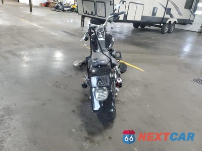 Czwarte zdjęcie samochodu z boku: 2015 HARLEY-DAVIDSON FLSTFB FATBOY LO VIN:1HD1JNV10FC016690 - miniatura