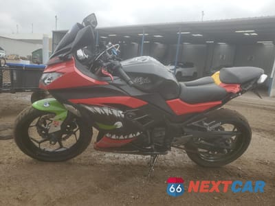 Trzecie zdjęcie samochodu z tyłu: 2016 KAWASAKI EX300 A VIN:JKAEX8A14GDA28620 - miniatura