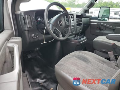 Zdjęcie 8 z 14 samochodu: 2018 GMC SAVANA CUTAWAY G3500 VIN:7GZ37TCG3JN007969 - miniatura