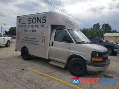 Czwarte zdjęcie samochodu z boku: 2010 CHEVROLET EXPRESS G3500 VIN:1GB3G2AG2A1174829 - miniatura