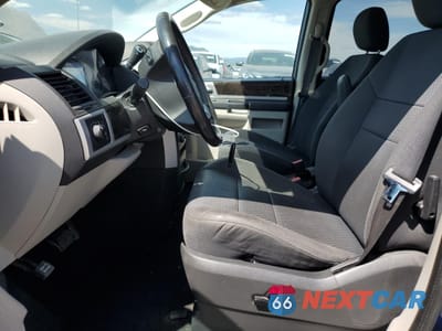 Zdjęcie 7 z 13 samochodu: 2010 DODGE GRAND CARAVAN SXT VIN:2D4RN5D10AR202744 - miniatura