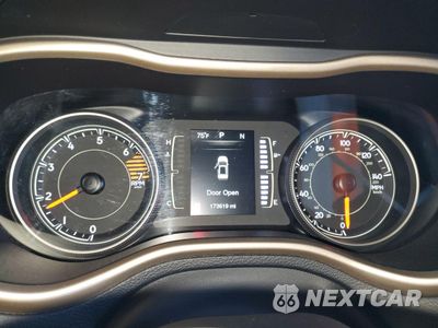 Zdjęcie 9 z 13 samochodu: 2016 JEEP CHEROKEE LATITUDE VIN:1C4PJLCB1GW280786 - miniatura