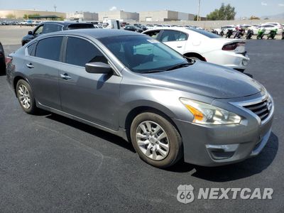 Czwarte zdjęcie samochodu z boku: 2015 NISSAN ALTIMA 2.5 VIN:1N4AL3AP1FN310684 - miniatura