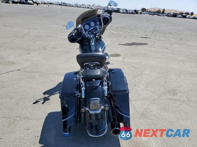 Czwarte zdjęcie samochodu z boku: 2009 HARLEY-DAVIDSON FLHX VIN:1HD1KB4309Y686617 - miniatura