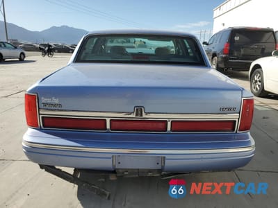 Zdjęcie 6 z 12 samochodu: 1995 LINCOLN TOWN CAR SIGNATURE VIN:1LNLM82W4SY618651 - miniatura