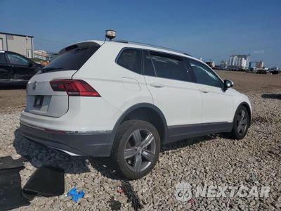 Trzecie zdjęcie samochodu z tyłu: 2020 VOLKSWAGEN TIGUAN SE VIN:3VV3B7AX2LM104908 - miniatura