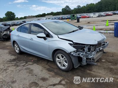Czwarte zdjęcie samochodu z boku: 2018 CHEVROLET CRUZE LT VIN:1G1BE5SM7J7168131 - miniatura