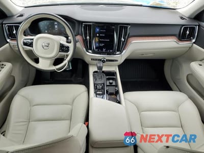 Zdjęcie 8 z 12 samochodu: 2021 VOLVO S60 T6 MOMENTUM VIN:7JRA22TK1MG092581 - miniatura