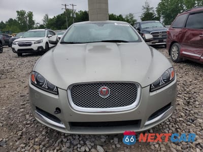 Piąte zdjęcie samochodu w środku: 2014 JAGUAR XF VIN:SAJWJ0EF4E8U19659 - miniatura