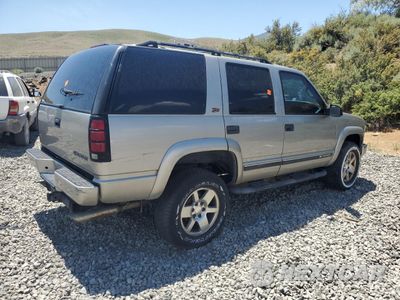 Trzecie zdjęcie samochodu z tyłu: 2000 CHEVROLET TAHOE K1500 VIN:1GNEK13R9YR165253 - miniatura