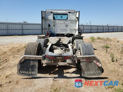 Zdjęcie 6 z 10 samochodu: 2018 VOLVO VN VNL VIN:4V4NB9EH6JN887938 - miniatura