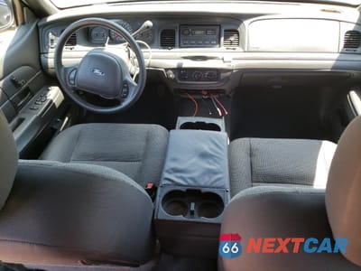 Zdjęcie 8 z 14 samochodu: 2004 FORD CROWN VICTORIA POLICE INTERCEPTOR VIN:2FAFP71WX4X175595 - miniatura