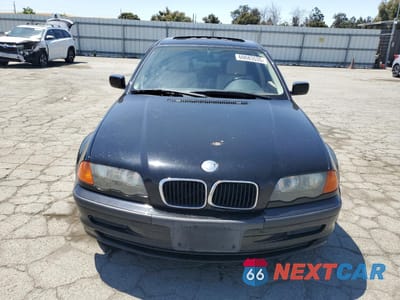 Piąte zdjęcie samochodu w środku: 2001 BMW 325 I VIN:WBAAV33471FU81088 - miniatura