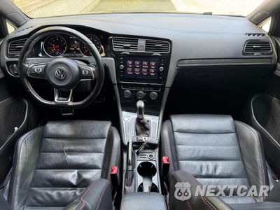 Piąte zdjęcie samochodu w środku: 2019 VOLKSWAGEN GTI S VIN:3VW6T7AU1KM000601 - miniatura