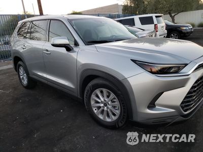 Czwarte zdjęcie samochodu z boku: 2025 TOYOTA GRAND HIGHLANDER LE VIN:5TDACAB58SS049716 - miniatura