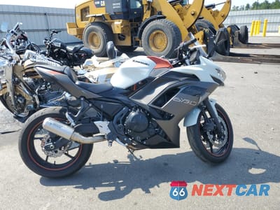 2023 KAWASAKI EX650 R ML5EXER12PDA90780 - główne zdjęcie licytacji z USA - miniatura