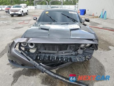 Piąte zdjęcie samochodu w środku: 2015 DODGE CHALLENGER SXT VIN:2C3CDZAT4FH913710 - miniatura