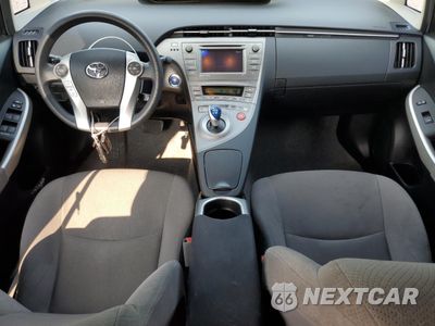 Zdjęcie 8 z 16 samochodu: 2014 TOYOTA PRIUS VIN:JTDKN3DU2E1826312 - miniatura