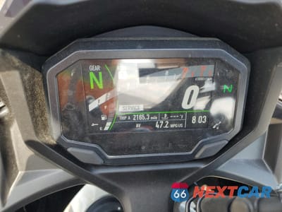 Zdjęcie 7 z 10 samochodu: 2023 KAWASAKI EX650 R VIN:ML5EXER12PDA90780 - miniatura