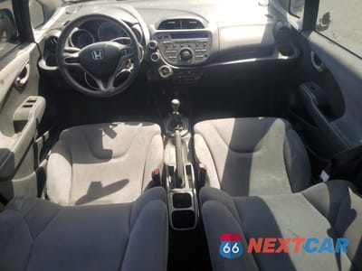 Zdjęcie 8 z 12 samochodu: 2011 HONDA FIT VIN:JHMGE8G36BC020879 - miniatura