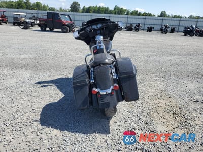 Czwarte zdjęcie samochodu z boku: 2016 HARLEY-DAVIDSON FLHX STREET GLIDE VIN:1HD1KBM12GB685936 - miniatura