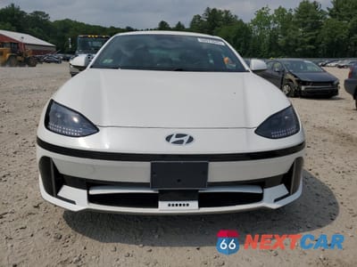 Piąte zdjęcie samochodu w środku: 2024 HYUNDAI IONIQ 6 SE VIN:KMHM24AC6RA080063 - miniatura