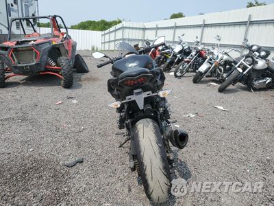 Czwarte zdjęcie samochodu z boku: 2021 KAWASAKI ZX1002 K VIN:JKBZXVK12MA016857 - miniatura