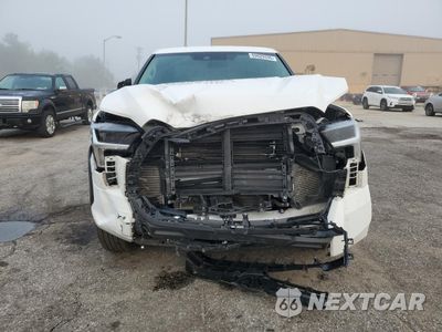Piąte zdjęcie samochodu w środku: 2024 TOYOTA TUNDRA CREWMAX SR5 VIN:5TFLA5EC2RX021169 - miniatura