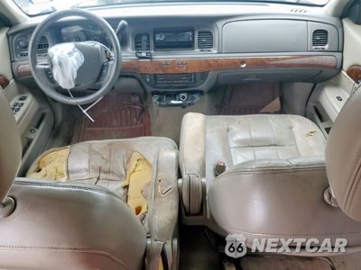 Zdjęcie 8 z 12 samochodu: 2007 MERCURY GRAND MARQUIS LS VIN:2MEFM75VX7X640237 - miniatura