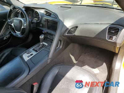 Zdjęcie 8 z 12 samochodu: 2016 CHEVROLET CORVETTE STINGRAY 3LT VIN:1G1YF2D77G5108979 - miniatura