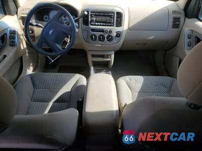 Zdjęcie 8 z 14 samochodu: 2004 FORD ESCAPE XLT VIN:1FMYU03104KA41942 - miniatura