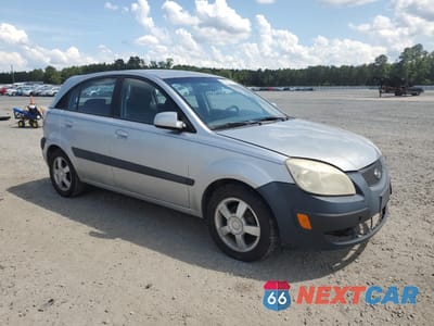 Czwarte zdjęcie samochodu z boku: 2006 KIA RIO 5 VIN:KNADE163X66099682 - miniatura