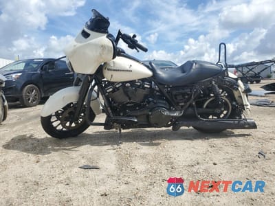 Trzecie zdjęcie samochodu z tyłu: 2018 HARLEY-DAVIDSON FLHXS STREET GLIDE SPECIAL VIN:1HD1KRC19JB629994 - miniatura