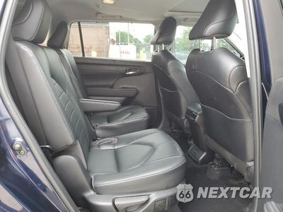 Zdjęcie 11 z 16 samochodu: 2022 TOYOTA HIGHLANDER XLE VIN:5TDHZRBH4NS574864 - miniatura