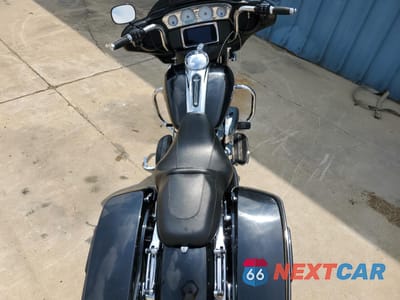 Zdjęcie 6 z 10 samochodu: 2019 HARLEY-DAVIDSON FLHX VIN:1HD1KBC13KB619227 - miniatura