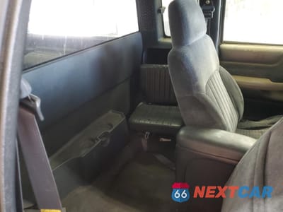 Zdjęcie 10 z 12 samochodu: 2000 CHEVROLET S TRUCK S10 VIN:1GCCS1945YK123621 - miniatura