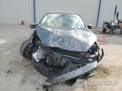 Piąte zdjęcie samochodu w środku: 2017 FORD FOCUS SE VIN:1FADP3F24HL302060 - miniatura