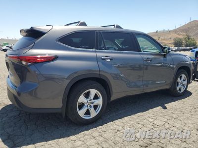 Trzecie zdjęcie samochodu z tyłu: 2022 TOYOTA HIGHLANDER L VIN:5TDZZRAH0NS559803 - miniatura