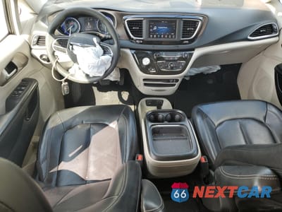 Zdjęcie 8 z 14 samochodu: 2020 CHRYSLER VOYAGER LXI VIN:2C4RC1DG3LR176174 - miniatura