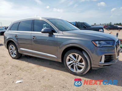 Czwarte zdjęcie samochodu z boku: 2023 AUDI Q7 PREMIUM PLUS VIN:WA1LXBF71PD021087 - miniatura