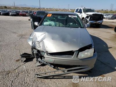 Piąte zdjęcie samochodu w środku: 2000 TOYOTA CAMRY LE VIN:JT2BG28KXY0504971 - miniatura