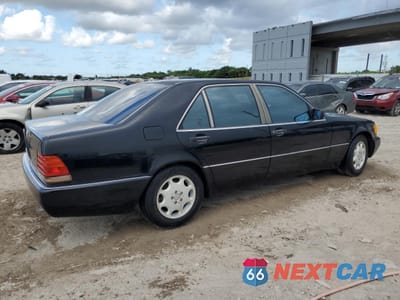 Trzecie zdjęcie samochodu z tyłu: 1992 MERCEDES-BENZ 500 SEL VIN:WDBGA51E5NA042294 - miniatura