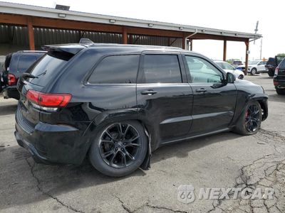 Trzecie zdjęcie samochodu z tyłu: 2017 JEEP GRAND CHEROKEE SRT-8 VIN:1C4RJFDJ4HC855644 - miniatura