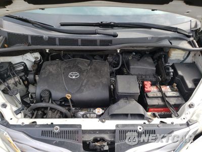 Zdjęcie 12 z 13 samochodu: 2017 TOYOTA SIENNA XLE VIN:5TDDZ3DC0HS169103 - miniatura